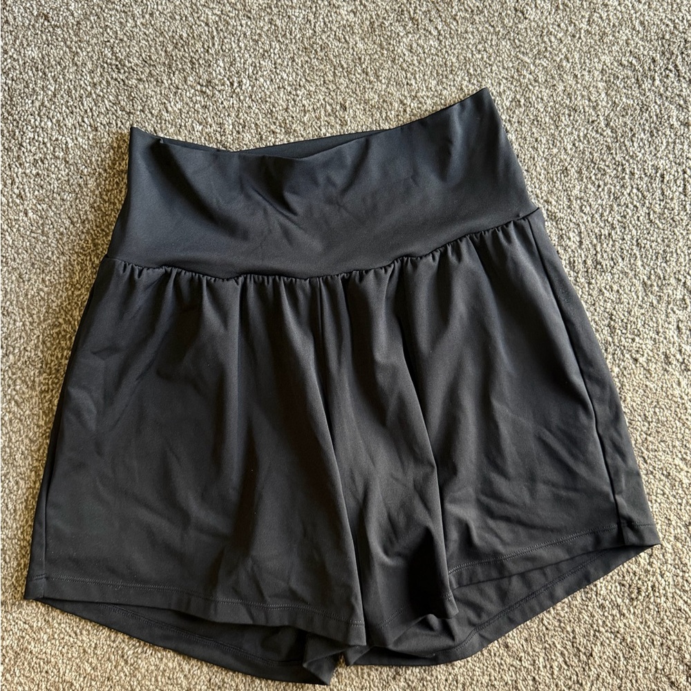 HALARA Women's High-Waisted Charcoal Shorts
